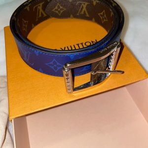 Louis Vuitton belt worn once and never again. In excellent condition.